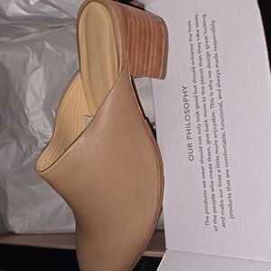 NISOLO, All Day Mule; Size 9.5; Color Almond